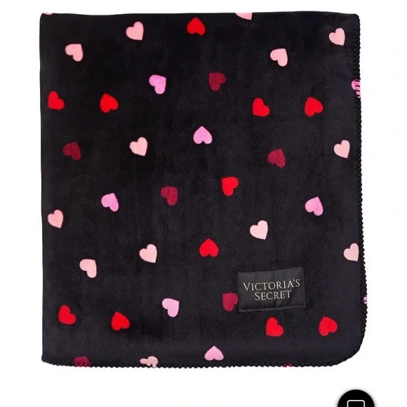 New Victoria’s Secret Heart Fleece Soft Cozy Blanket Throw Pink Red Heart RARE - Picture 2 of 4